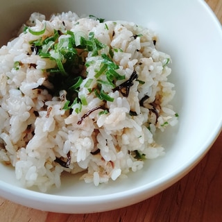 すぐ出来る!塩昆布とツナの混ぜご飯